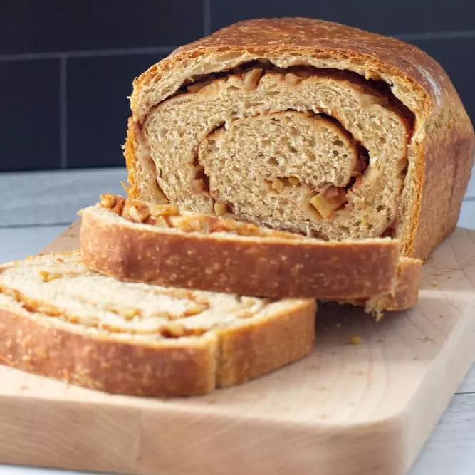 Pan de manzana canela masa madre