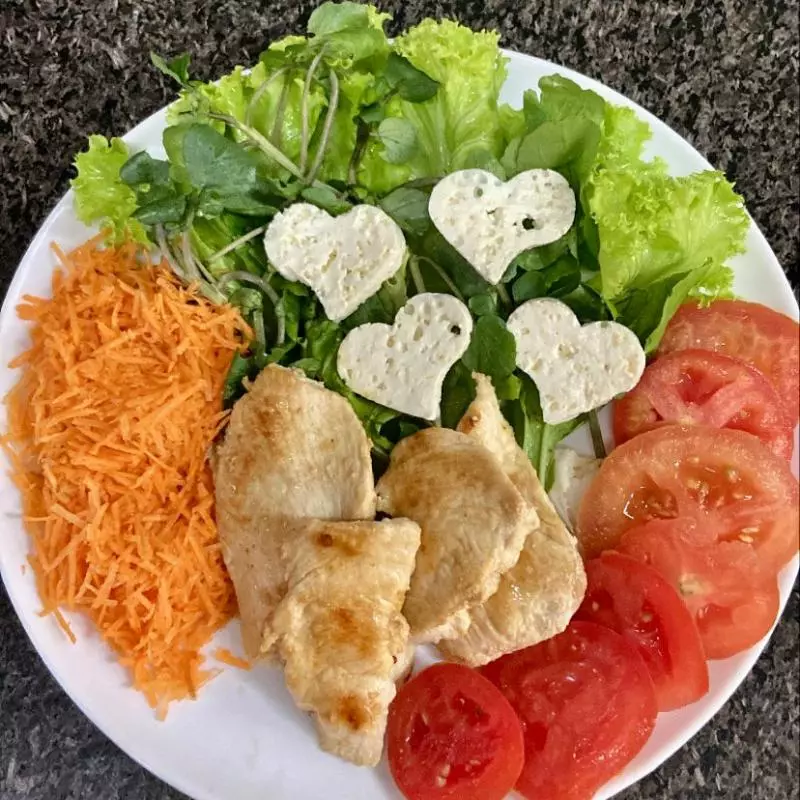 Salada de frango