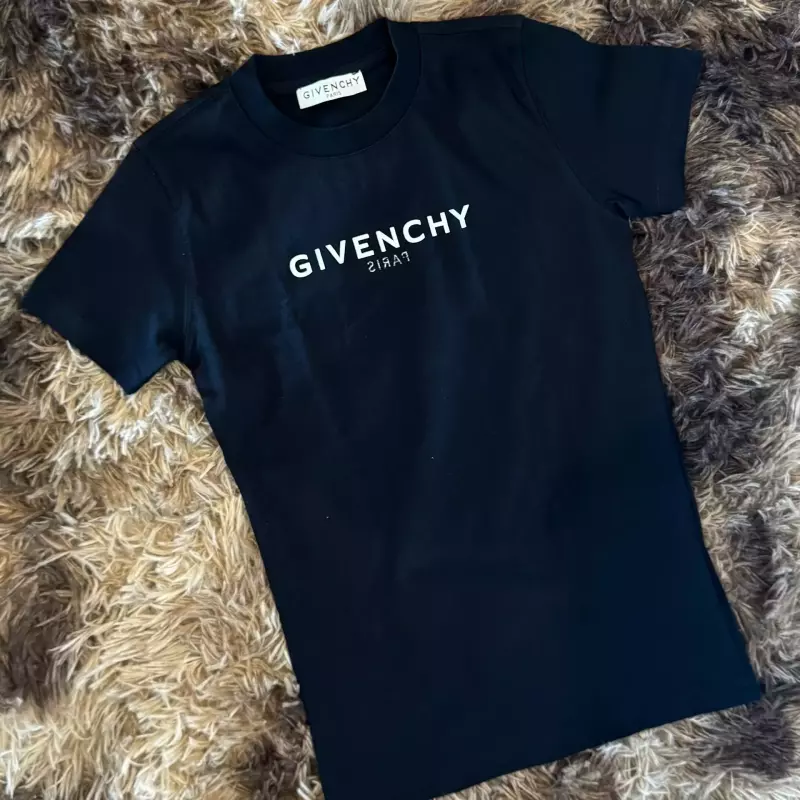 GIVENCHY