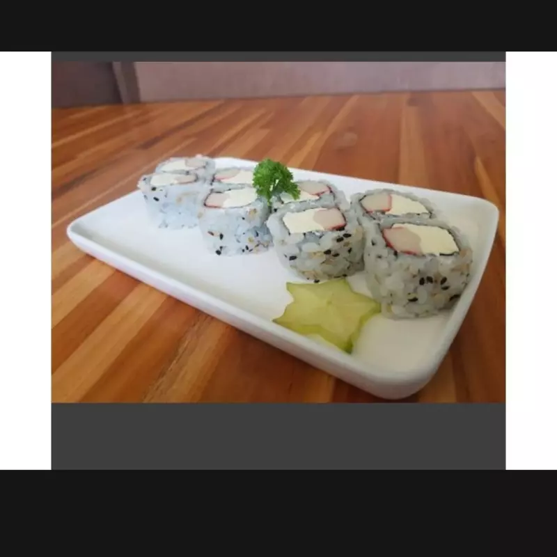 Uramaki salmão grelhado 10un