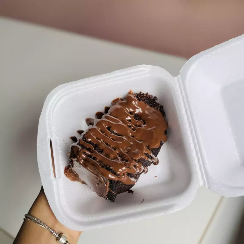 Fatia chocolatuda + calda extra