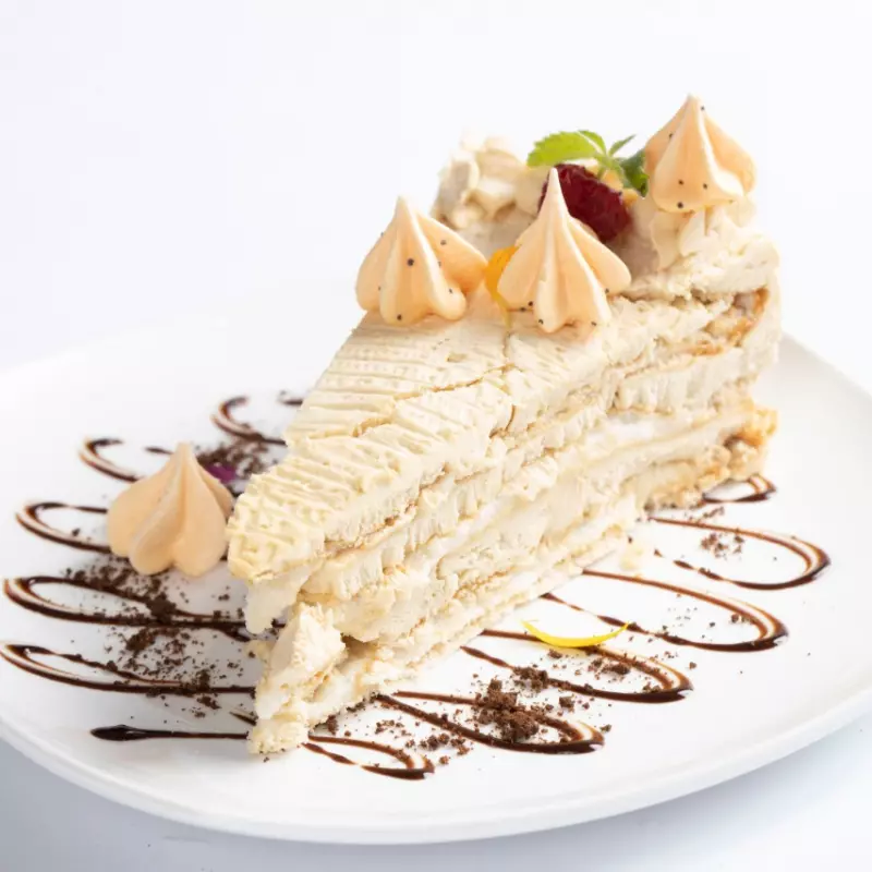 Torta Merengue Lúcuma