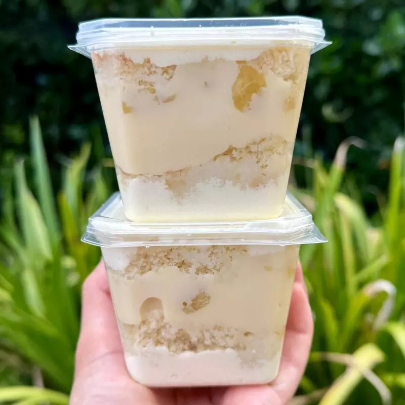 BOLO NO POTE NINHO COM ABACAXI