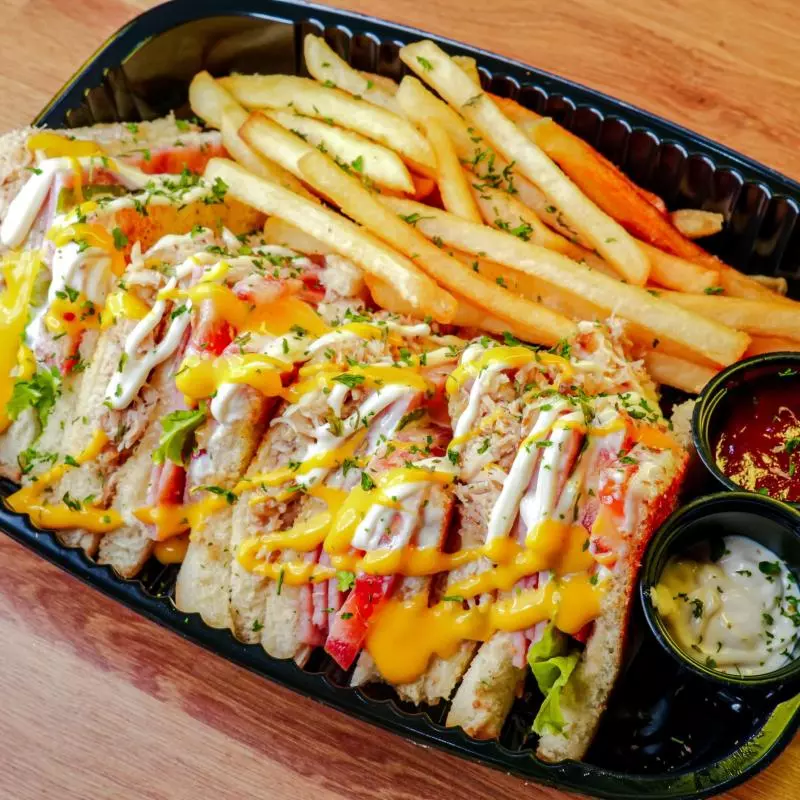 CLUB SANDWICH + BATIDA