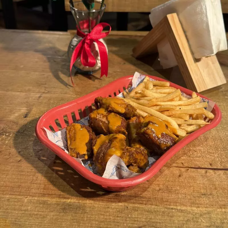 Costillitas con Papas a la Francesa