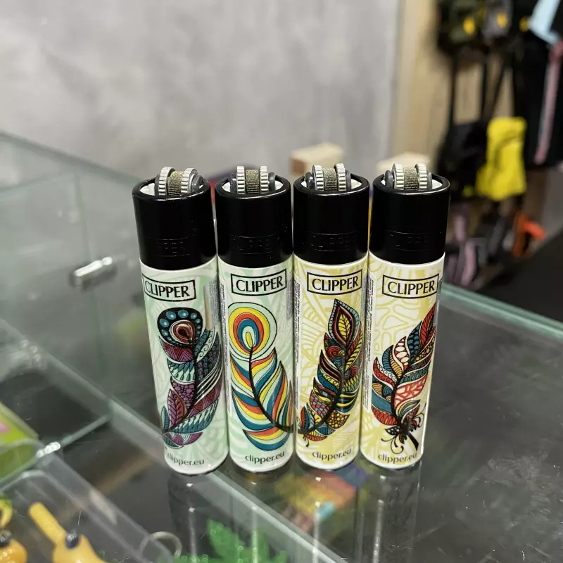 Isqueiro clipper penas