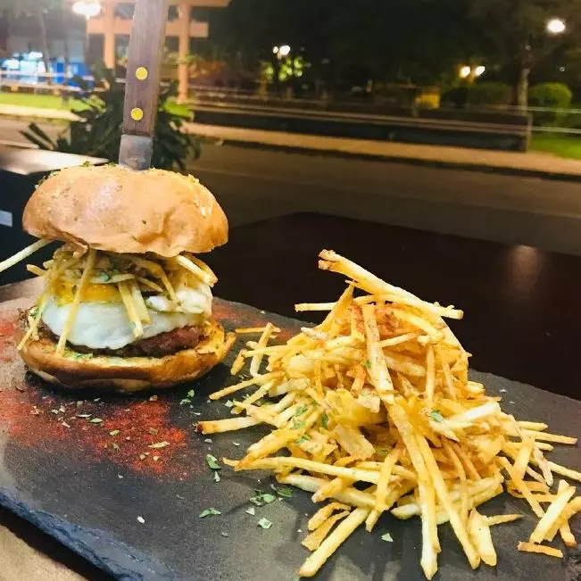 American Tribu Buger