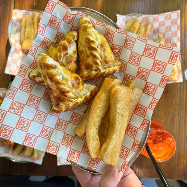 Empanaditas de Pollo con Catupiry