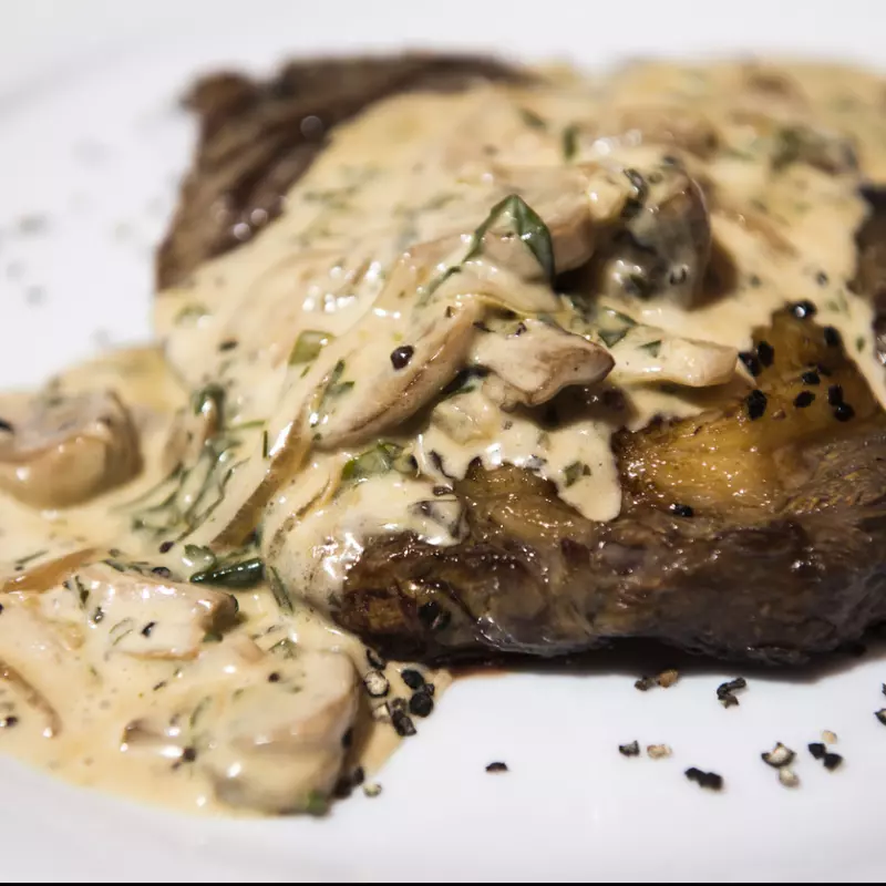 Lomito con champiñones