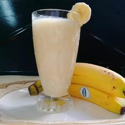 موز بالحليب