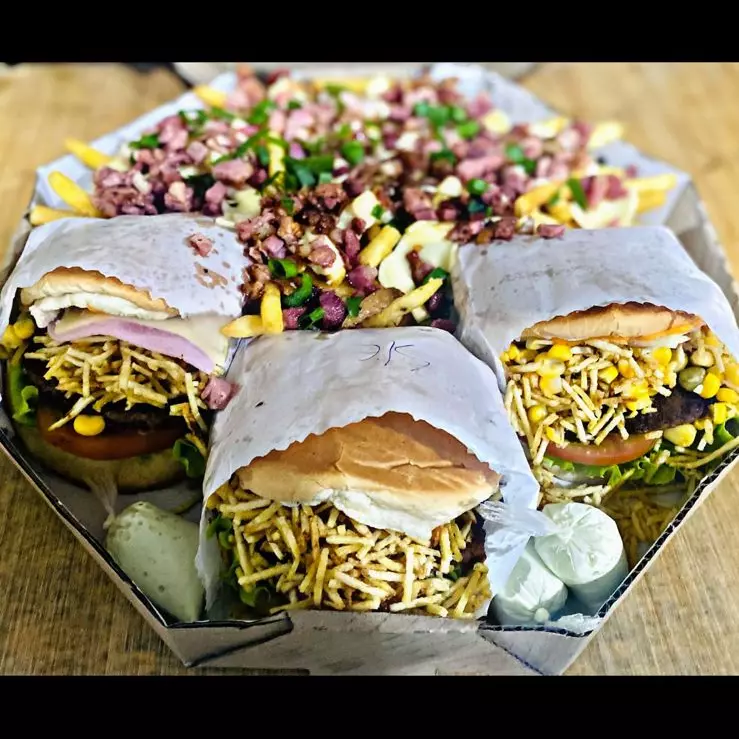 3x salada fritas bacon e mussarela