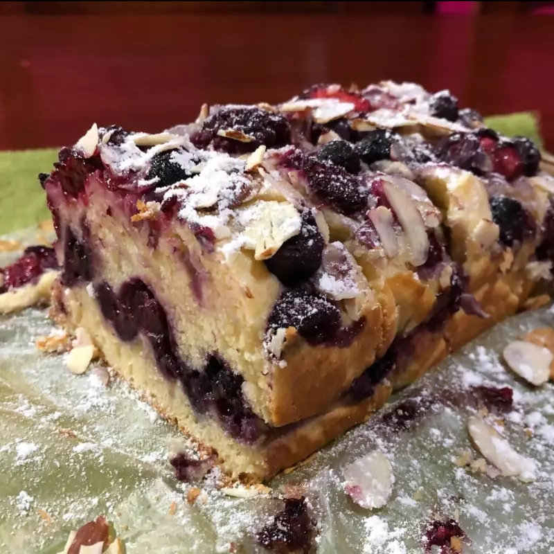 Pan de yogur y frutos rojos