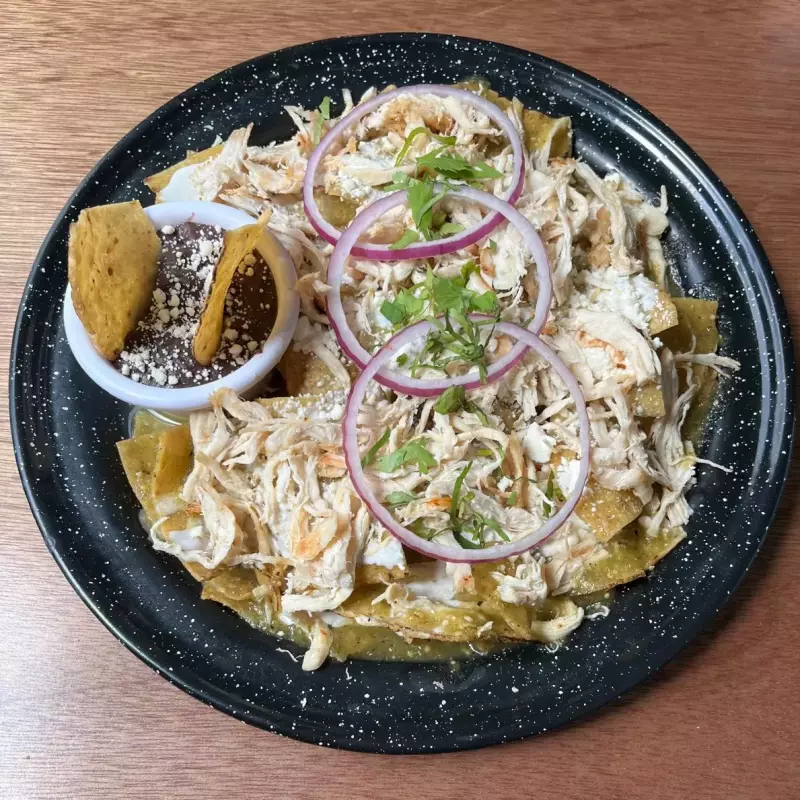 CHILAQUILES DE POLLLO