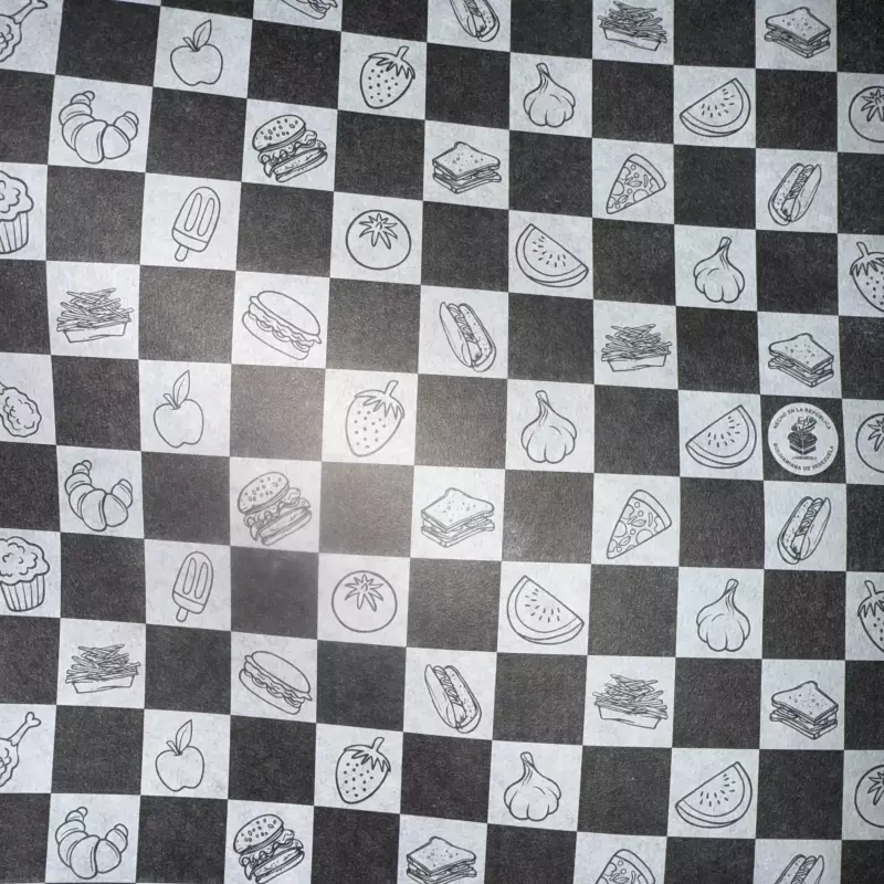 Papel Semi-Graso Negro Cuadro Grande