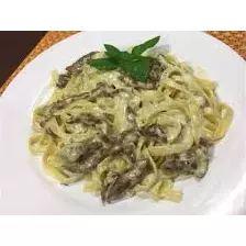 Fettuccine de carne ao molho branco