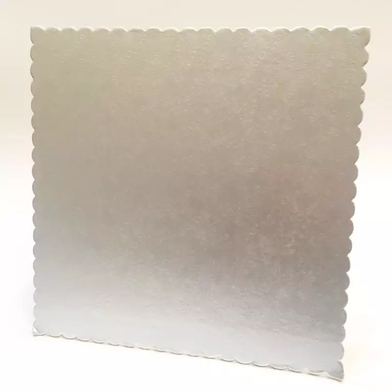 Base cuadrada plateada