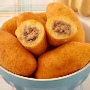 Bolinho de carne no pote