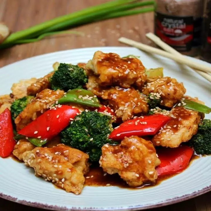 M34-Pescado frito c/ verd.+chaufa