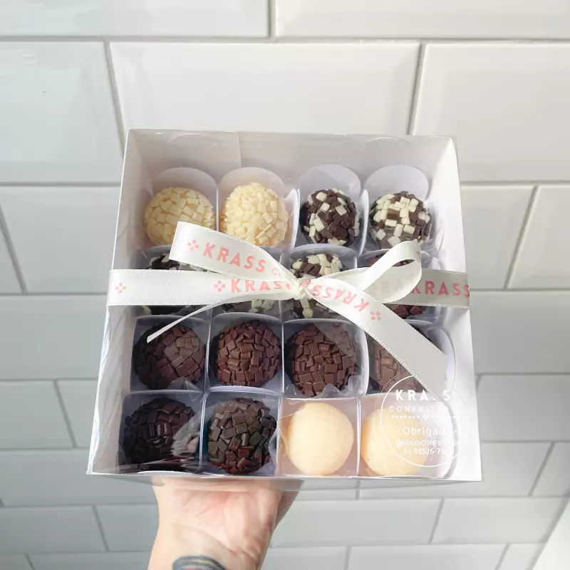 Caixa com 16 Brigadeiros