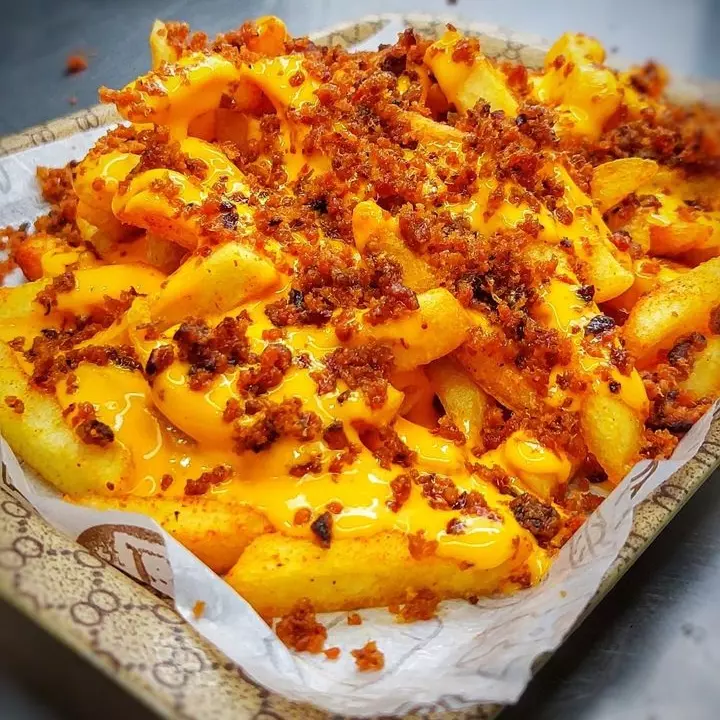 Batata com cheddar e bacon