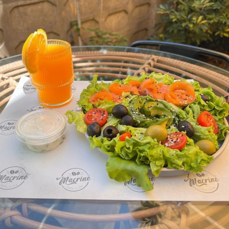 Ensalada Medit. + Jugo de Naranja