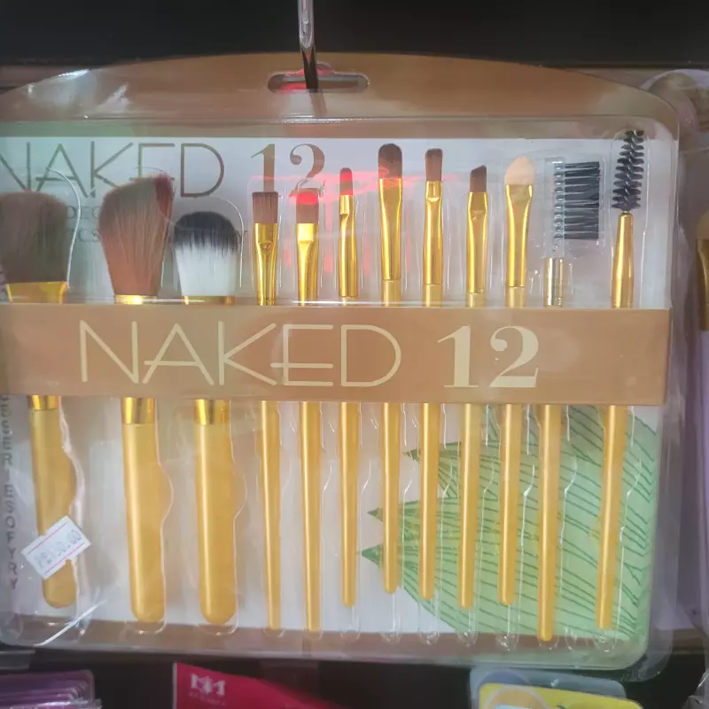 Naked 12: set brochas/maquillaje