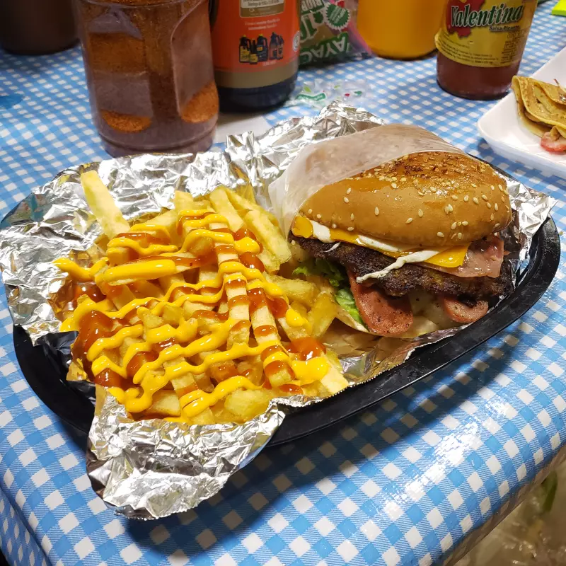 HAMBURGUESA 3 QUESOS
