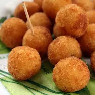 PORCAO  BOLINHA DE QUEIJO チーズコロッケ