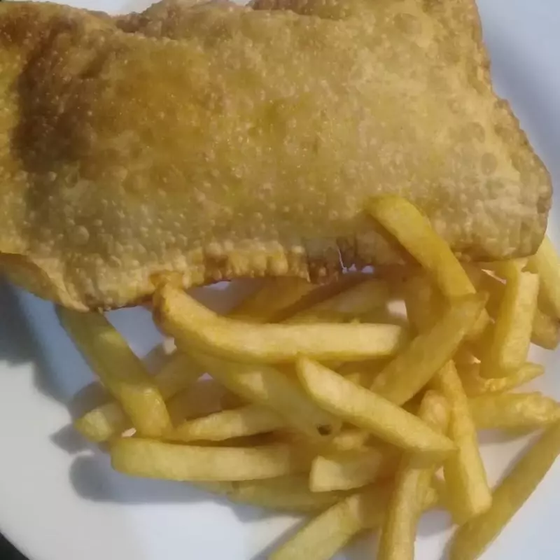 Pastel Grande Especial c/ Fritas