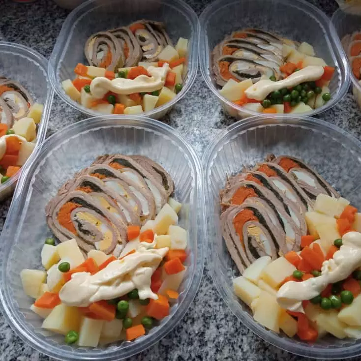 Matambre casero con ensalada rusa