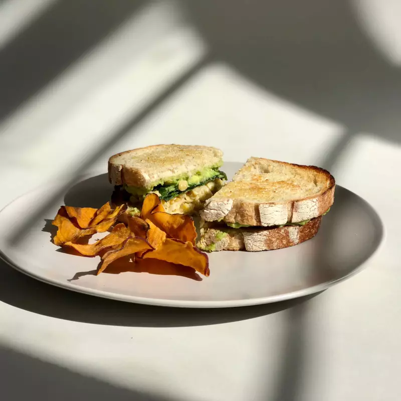 SANDWICH VEGANO  MASA MADRE,GARBANZO