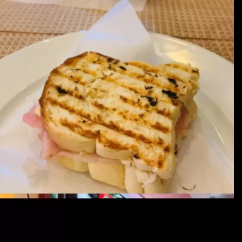 Sándwich de Jamón y Queso