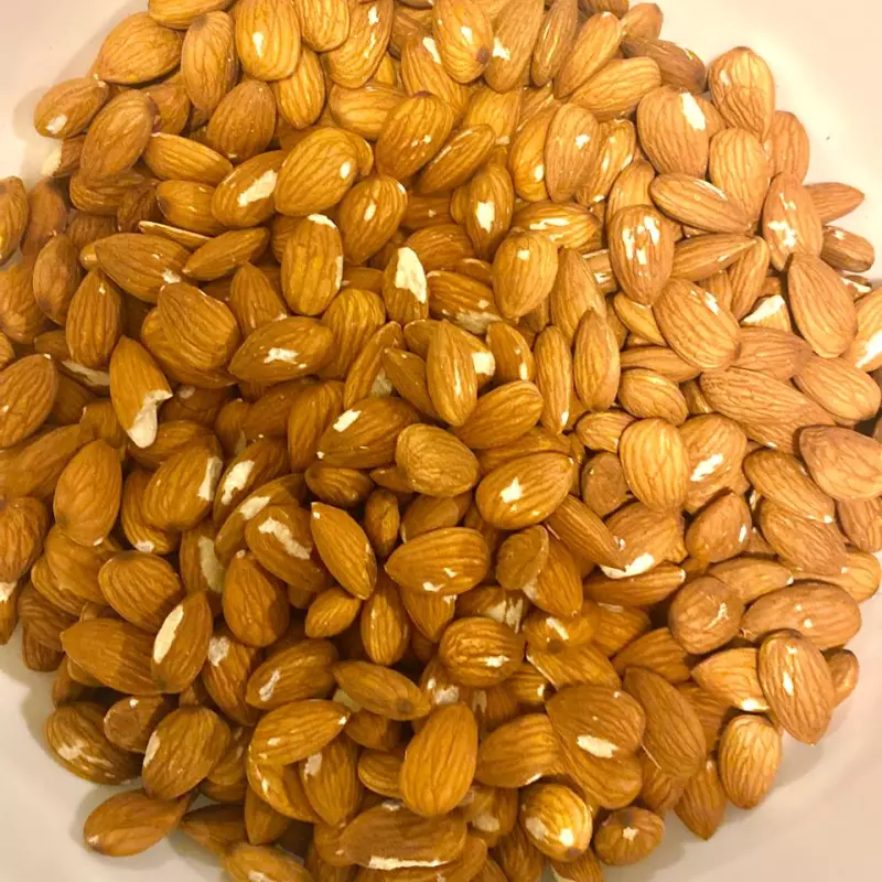 Almendra con poco daño mecáni