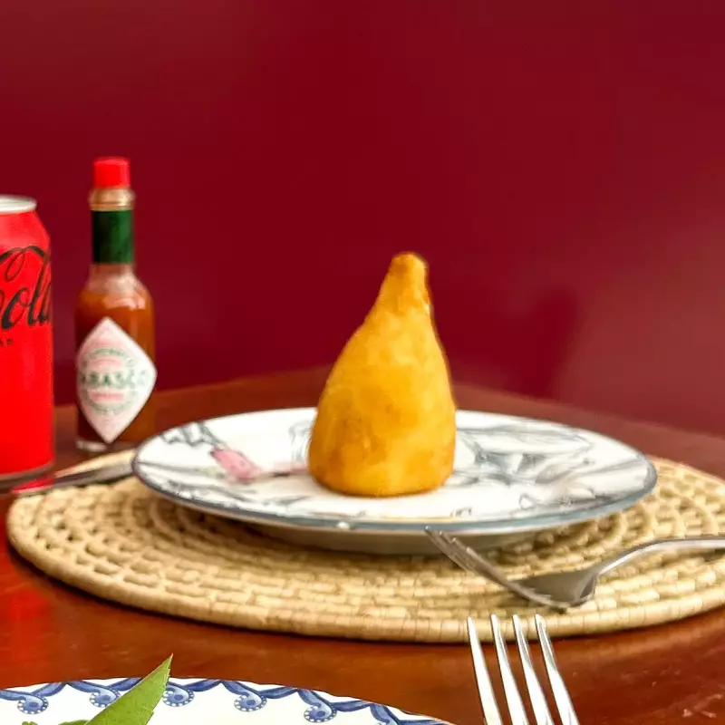 Coxinha de frango c/ requeijão