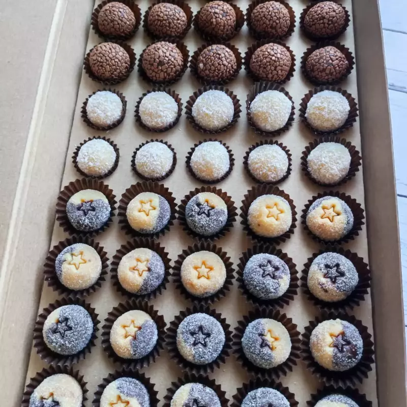 Caixa com 50 brigadeiros