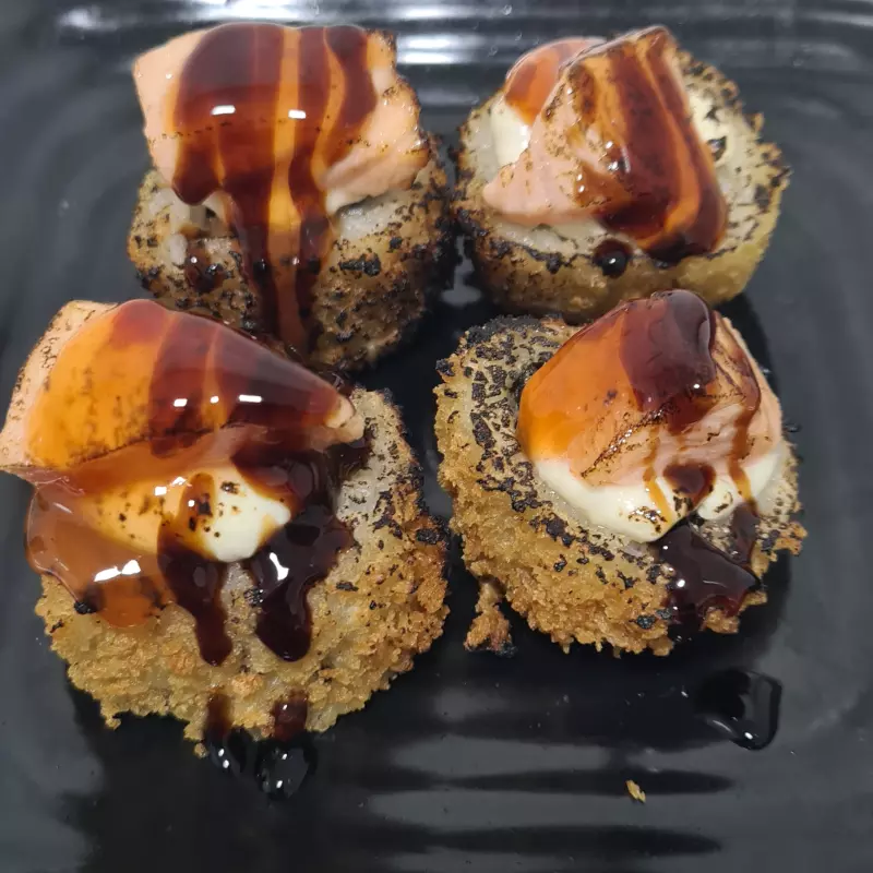 Hot Salmão com Salmão maçaricado