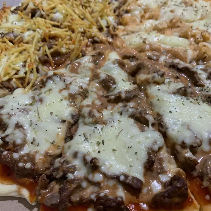 Pizza Grande com borda de cheddar