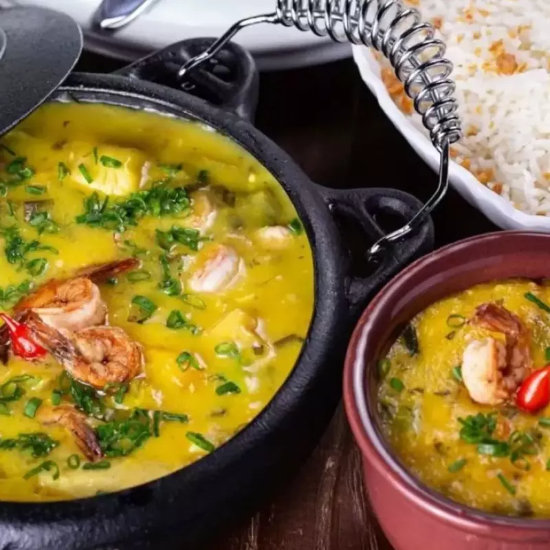 MOQUECA DA CASA COM CAMARÃO