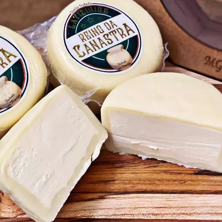 Queijo Trufado c/ Requeijão Canastra