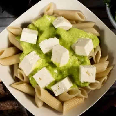 Pluma en Crema de Pimiento.