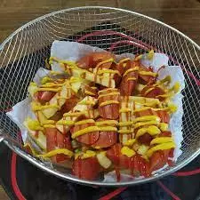 SALCHIPAPAS
