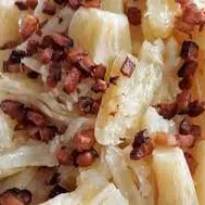 Mandioca com Queijo e Bacon