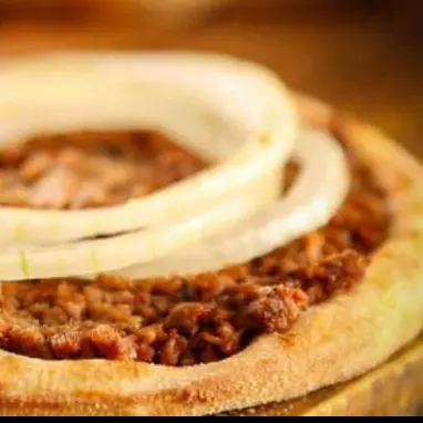 Esfiha de carne seca