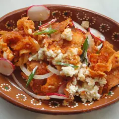 Chilaquiles rojos con arrachera