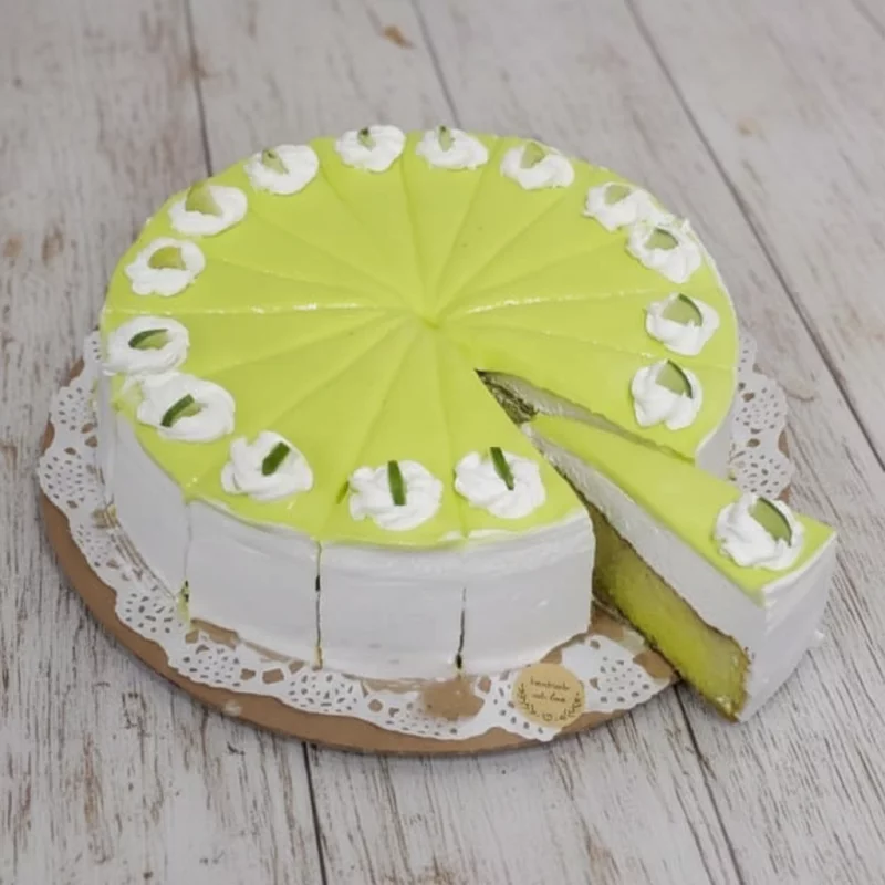 Tarta de nata con crema de limón