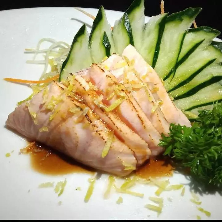 Sashimi de salmão roust