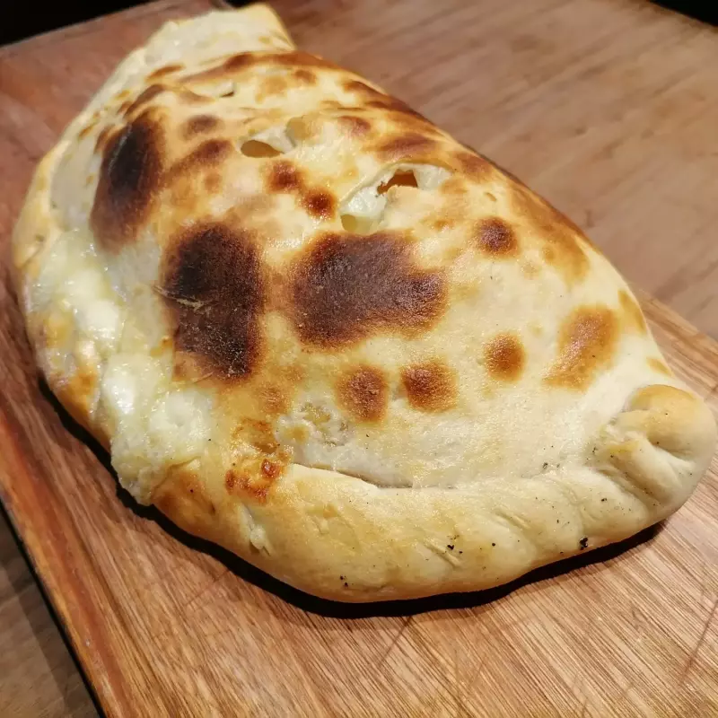 CALZONE 5 QUESOS