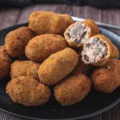 Croqueta Rabo de Toro / Croquettes .