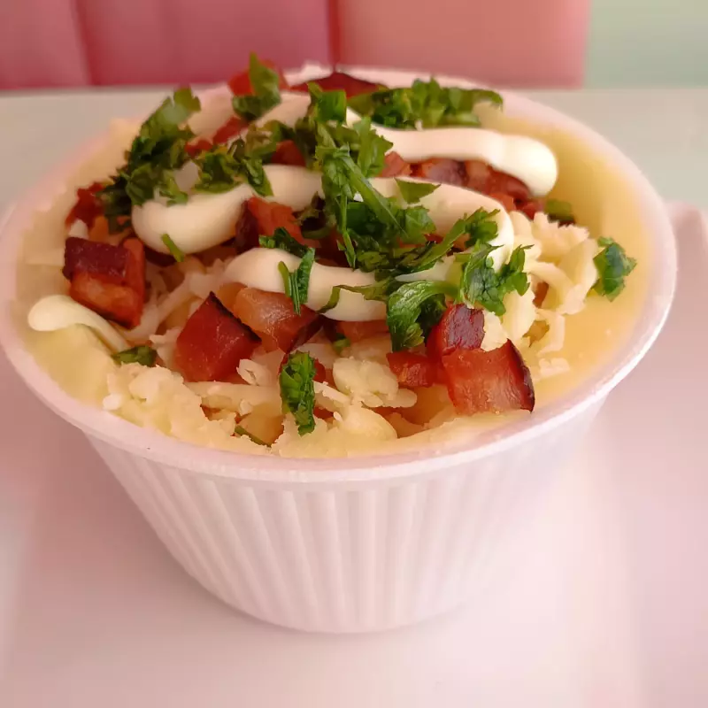 Batata recheada ( estrogonofe frango