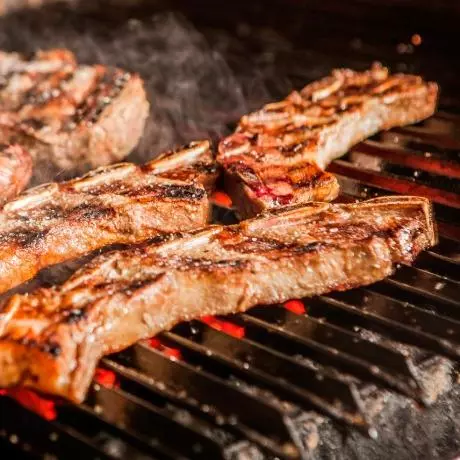 ASADO DE TIRA A LA PARRILLA